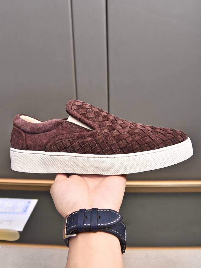 套脚系列 Botteg* Venet* 高端精品 Size：38-44 45定做 Bv新品，头层牛皮人工编织经典风格与当代时尚气质和谐交融，橡胶鞋底轻便灵活,水